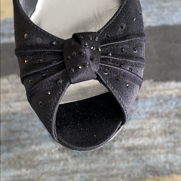 Shoes - Picture 2 of 3